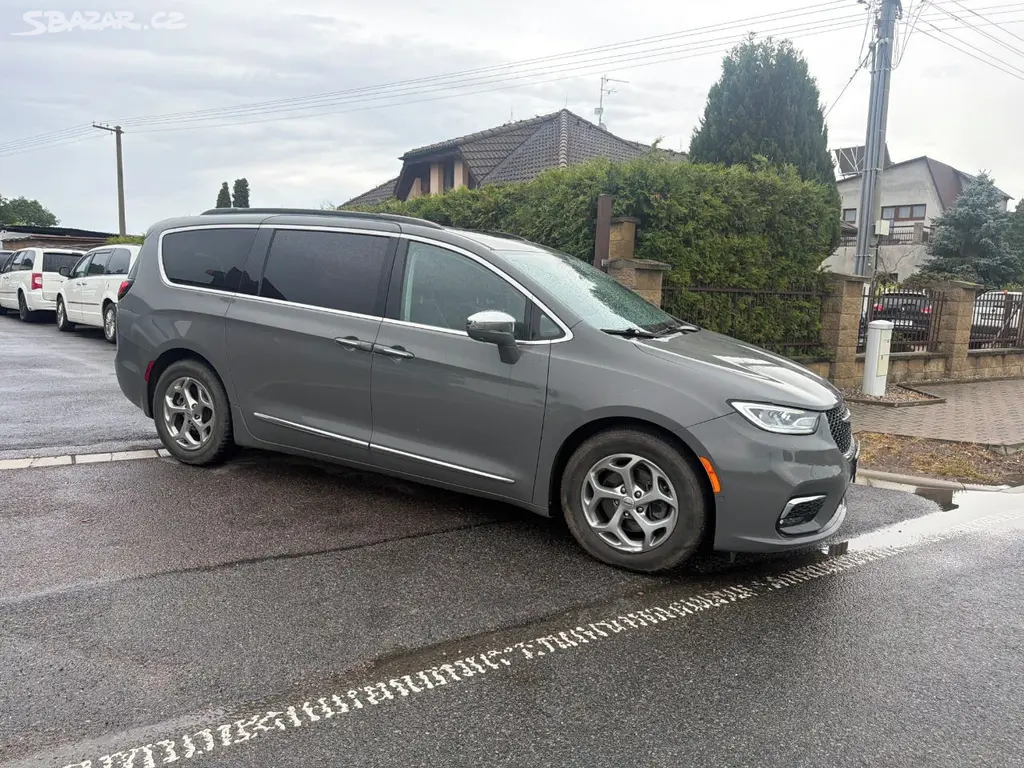 Chrysler Pacifica 3,6 RU Limited Radar 360 2022